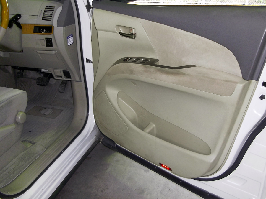 車のルームクリーニング 車内清掃 料金 | 岩国市 ガレージスネイク